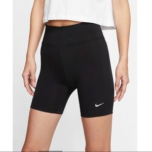 Nike Sportswear Leg-A-See Bike Shorts